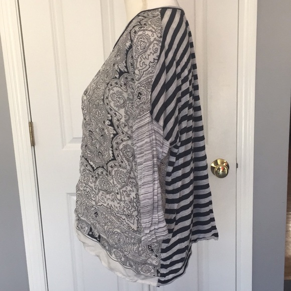 CAbi unique blouse - Picture 2 of 5